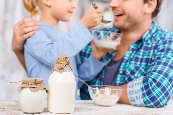 The diet requires the preparation of the body by the gradual addition of kefir to the diet