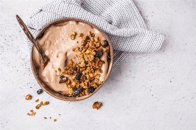 granola with a healthy diet